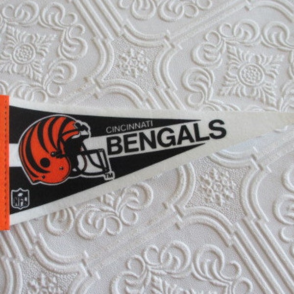 CINCINNATI BENGALS NFL Team Vintage 90s Felt Pennant, Mini 9 Inch, Sport Football Pennants Deadstock