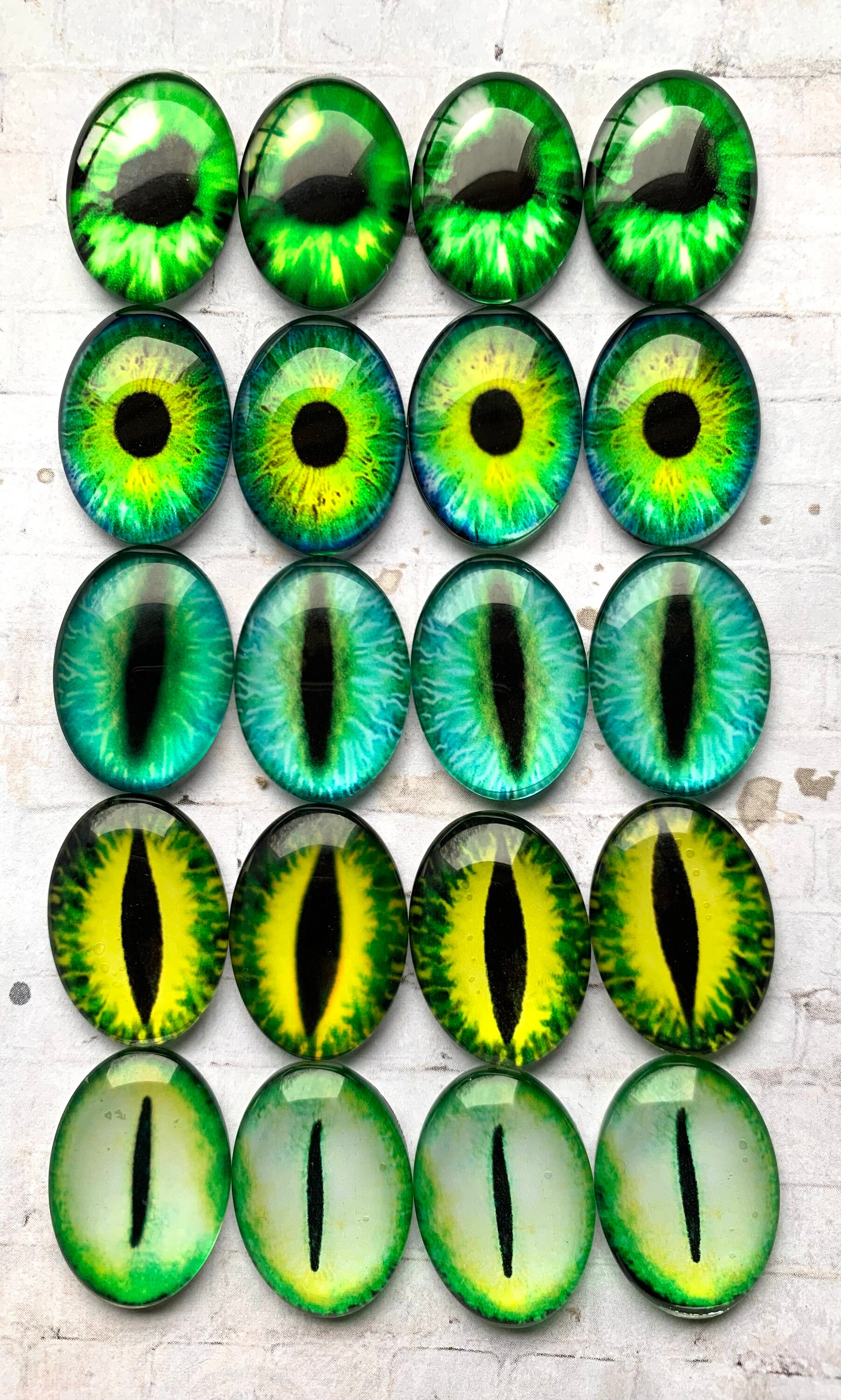 小物 Oasis 20 Eye Glass Cabs Oval - 25x18x6mm Flatback Cabochons Green