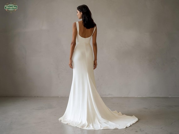 Minimalist Mermaid Square Back Wedding Dress, Minimalist Sleek Crepe Sheath Bridal Gown With Chapel Train, Elegant Square Neck Bridal Gown