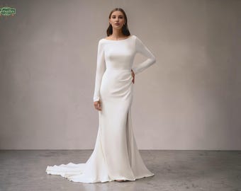 Abito da sposa semplice ed elegante con scollo a barca e maniche lunghe, moderno abito da sposa con schiena scoperta e strascico a cappella, abito in raso color avorio.