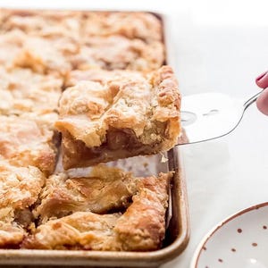 Cozy Apple Slab Pie Recipe