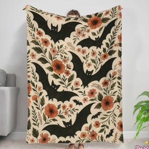Floral Bat Halloween Blanket, Spooky Season Halloween Throw Blanket, Halloween Decor, Halloween Ghost Blanket for Baby, Spooky Ghost Blanket Bild 1