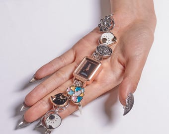 Bransoleta Steampunk Square Watch, różowozłota czarna tarcza, zawieszki w kształcie pączka i kwiatów, biżuteria Y2K Goth Punk, ręcznie robiony dodatek vintage, biżuteria alternatywna