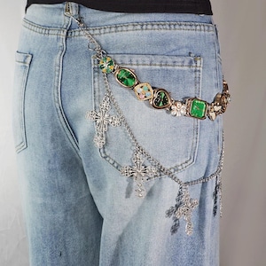 Vintage Steampunk Watch Pants Chain, Gothic Chain Belt for Alt Y2K Punk Cosplay Streetwear, Green Gem Clock Charms & Cross Pendants