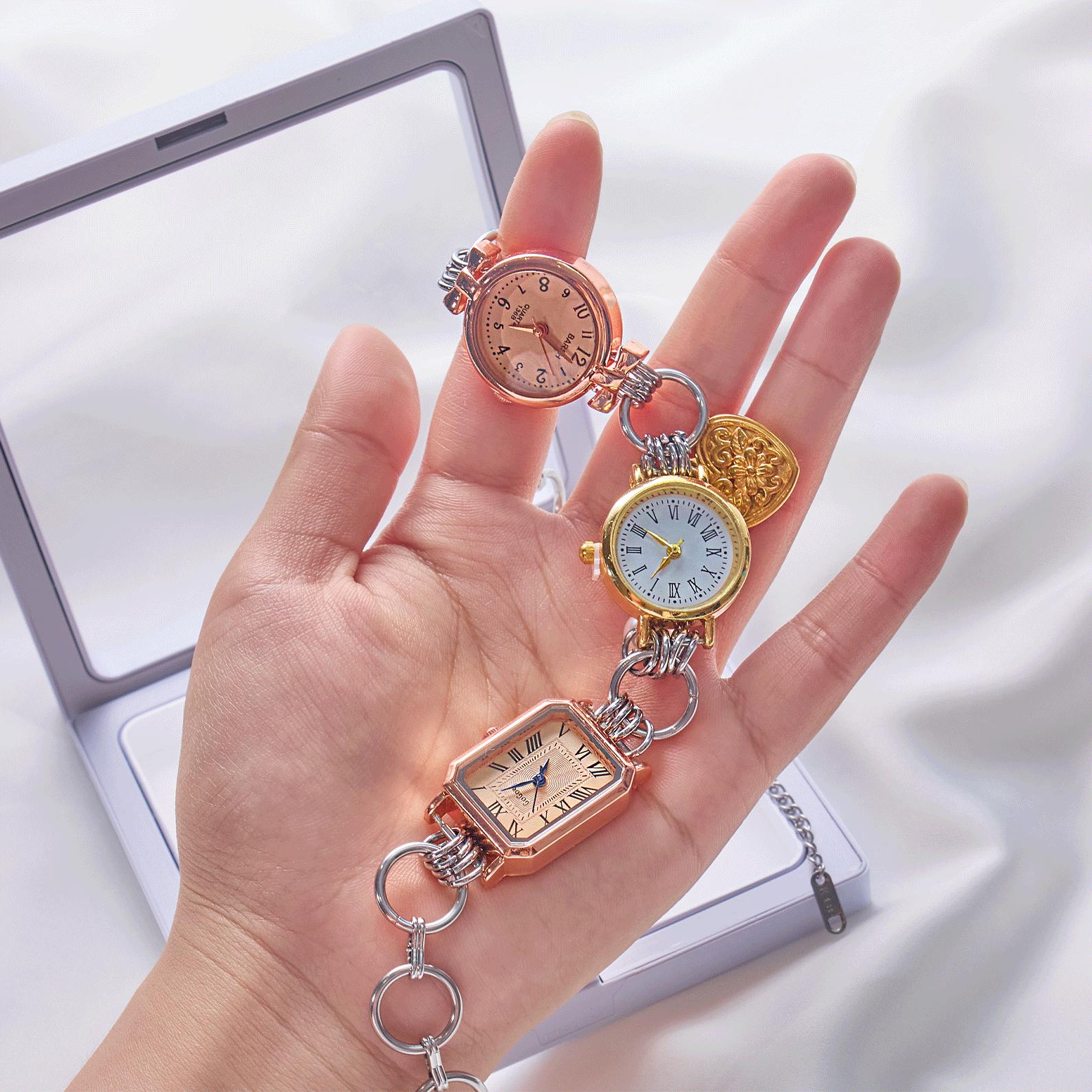 Collana con orologi vintage punk, collana con più orologi