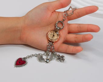 Vintage Steampunk Watch Keychain, Rose Gold Clock with Red Heart, Wings & Clover Charms, Star Clip Bag Charm for Y2K Gothic Alt Aesthetic