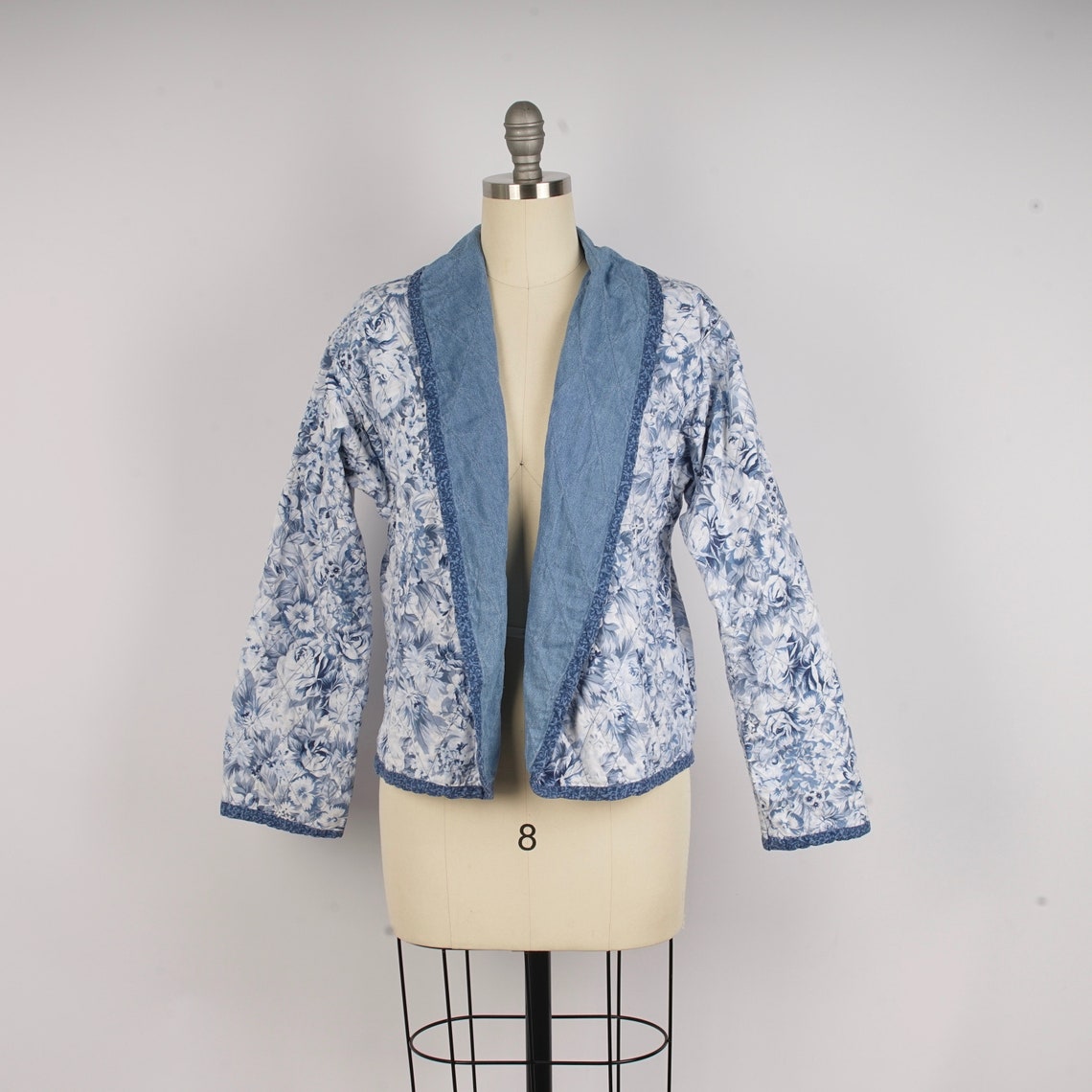 Doudoune Courte Femme Imprimé Floral Vintage - Cardigan Matelassé Léger - Parfait Automne/hiver - Coupe Décontractée
