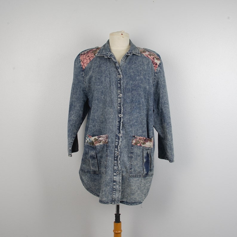 Acid Wash Denim Floral Print Long Jacket with Pockets XXL 1X 80s to 90s vintage oversize button up top 46 bust Blue Long Sleeve Shirt
