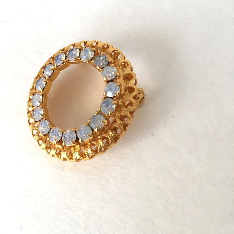 Shiny Yellow Gold and Rhinestone Scarf Pin Round Filigree Brooch