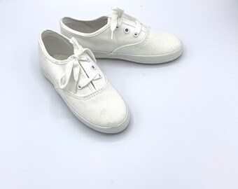 plain white canvas sneakers