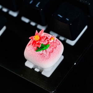 Sakura Wagashi Cake Artisan Keycap Set – Handmade Japanese Dessert-Inspired Keycaps for Cherry MX Switches, Sweet Gift for Keyboard Fans