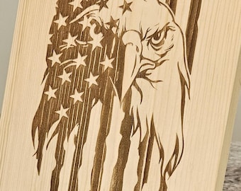 Laserbehandlad amerikansk flagga med örnskylt: Patriotisk trädekor