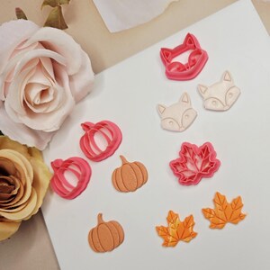 Herfstvormpjes van polymeerklei, oorbellenvormpjes met vossengezicht, esdoornblad, pompoen en spiegel, mini-kleivormpjes voor het maken van oorstekers en hangende oorbellen.