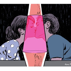 Może przedstawiać: Czarno-biała ilustracja dw&oacute;ch os&oacute;b całujących się przez r&oacute;żową lampę. Kobieta ma na sobie niebieską koszulę w białe kropki, a mężczyzna niebieską koszulę.