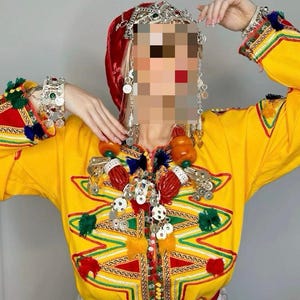 Conjunto de novia tradicional amazigh / Traje de boda bereber hecho a mano / Vestido con accesorios / Atuendo cultural norteafricano
