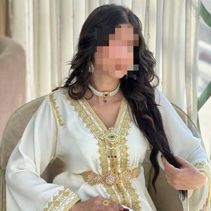 Handmade Moroccan Bridal Caftan: Gold Embroidered Takchita Dress with Belt