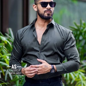 Camisa formal de algodón verde oliva de lujo para hombre / Camisa elegante para hombre / Camisas de diseño moderno para hombre / Atuendo estilo Bollywood para hombre