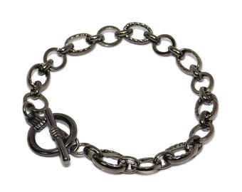 Gunmetal Link Chain Bracelet: Textured Links Toggle Clasp