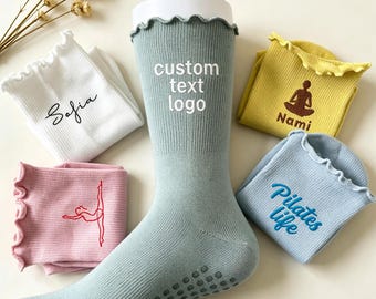 Chaussettes de yoga à volants avec texte personnalisé, Chaussettes de Pilates avec logos, Cadeaux d'équipe, Articles de fête en vrac