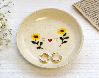 Custom wedding ring ceramic dish Personalized wedding jewelry ceramic Tray Date/Initials ceramic dish Valentines gift Anniversary gift