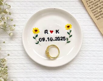 Custom date Ceramic ring Dish Jewelry Holder Engagement ring ceramic Tray Anniversary jewelry dish Engagement Gift Wedding Gift for Couple