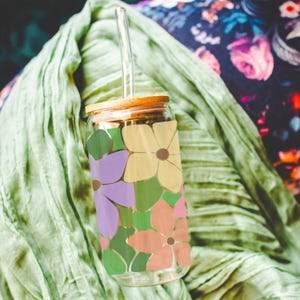 Boho Floral Glass Tumbler, Colorful Flower Glass Cup, Floral Ice Coffee Cup, Unique Gift for Her, Cute Teacher Gift, Colorful Ice Coffee Cup