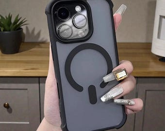 Matowe, półprzezroczyste etui MagSafe na iPhone'a 17–11 Pro Max