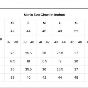 以下が含まれることがあります： 「Men's Size Chart in Inches」というタイトルの白いチャートで、ジャケットの胸囲、袖、肩、丈、ウエストのサイズ測定値が記載されています。サイズはXSから4XLまでで、インチ単位で測定されています。