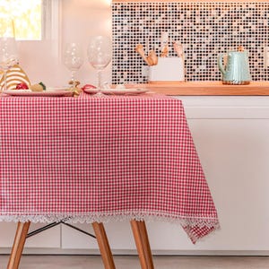 Buffalo Plaid Tablecloth: Farmhouse Gingham Check with Lace