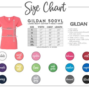 K&ouml;nnte beinhalten: Gr&ouml;&szlig;entabelle f&uuml;r Gildan 500VL Damen Heavy Cotton V-Neck T-Shirt. Die Tabelle zeigt die Gr&ouml;&szlig;en S bis 3XL mit Ma&szlig;en in Zoll f&uuml;r Breite, Brust und L&auml;nge. Die Tabelle enth&auml;lt auch Details zur Konstruktion des Shirts und zur Stoffzusammensetzung.