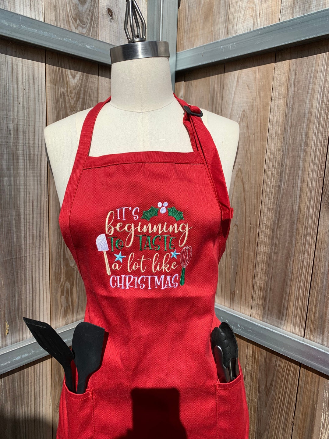 Embroidered Christmas Apron, Christmas Baker Gift, Aprons With Pockets