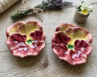 Vintage Pansy Ceramic Dishes Set of 2 - Majolica Style Floral Trinket Bowls, Shogren Hull Era Flower Ring Dish Cottagecore