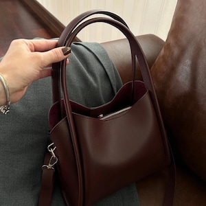 Damen Drei-Fach-spezielles Design Abnehmbare Make-up-Tasche Claret Rot Kunstleder Hand- und Umhängetasche Regen