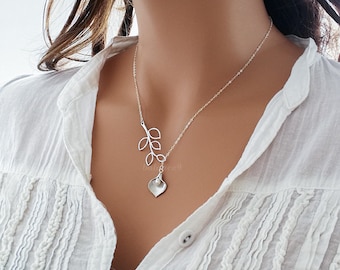 Calla Lily Necklace, Silver flower and dainty leaf lariat, jewelry gift