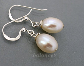 Pearl Drop Earrings, Sterling silver creamy white freshwater pearl dangles, Bridesmaids gift, bridal wedding jewelry