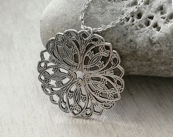 Flower Filigree Necklace, Silver floral disc pendant necklace, Everyday jewelry, Holidays gift