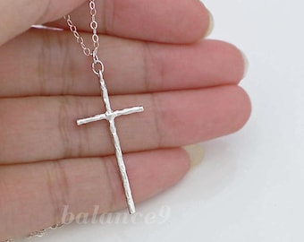 Colar comprido com pingente de cruz, fino, joia em prata ou ouro, presente para ela.