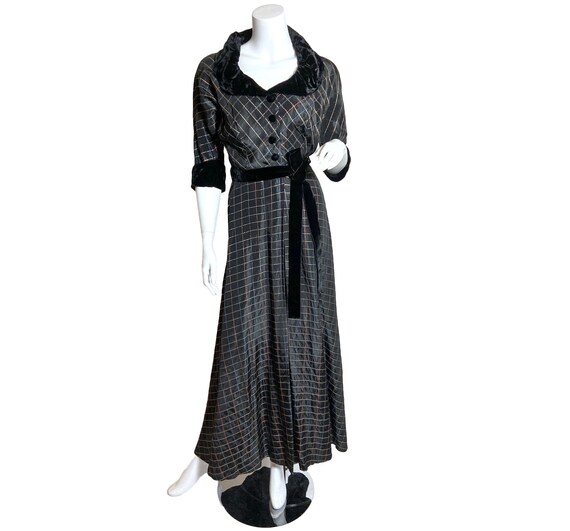 1940s Hostess Gown in Taffeta with Lurex Plaid and