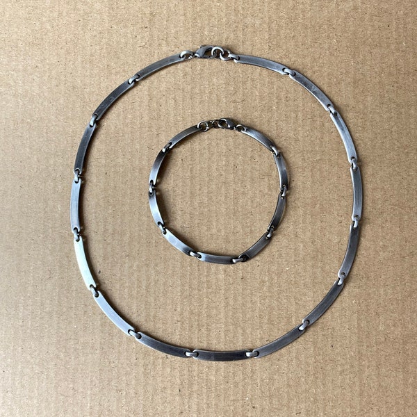 Vintage Curved Rectangle Shape Antique Silver Tone Metal Set - Choker and Bracelet - Pre-owned - Gift for women - Unisex Jewellery