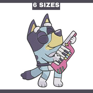 Stickdatei Bluey, Bluey mit Gitarre, 6 Größen