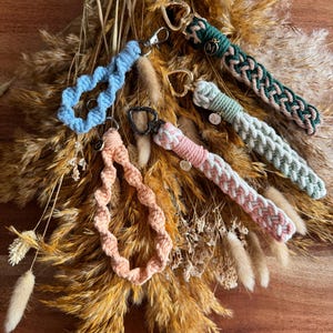 Geschenk Freundin Mama Lehrer Anhänger Schlüsselband personalisiert Makramee  Muttertag