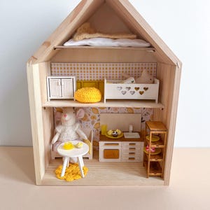 Mouse house, wooden doll house, fits Maileg mice, wooden furniture, miniature furniture.
