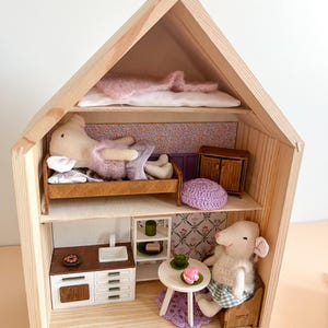 Mouse house, wooden doll house, fits Maileg mice, wooden furniture, miniature furniture.