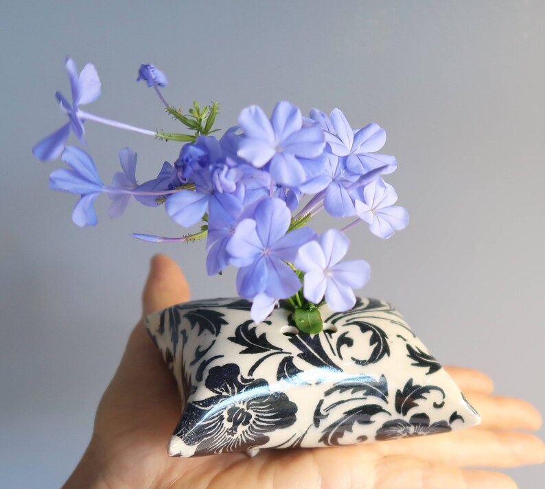 Ikebana Flower Vase, Small Ikebana Flower Holder, Pillow shape flower vase, Table Centerpiece vase, Wedding Favor, Gift for Mom, Best Gift, image 2