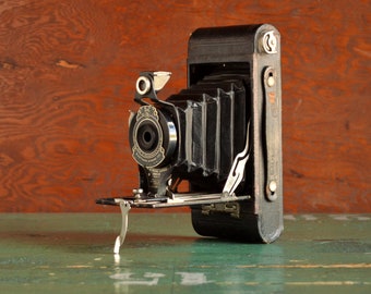 Kodak Hawk-Eye Model B, No. 2A Folding Camera, 116 cartridge, 1930s camera