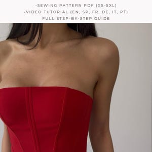 Puede incluir: Un corsé rojo sin tirantes con costuras verticales, parte de un patrón de costura PDF. La imagen incluye el texto "HOW TO SEW ISABELLE CORSET" y detalles sobre el patrón y el tutorial en vídeo.