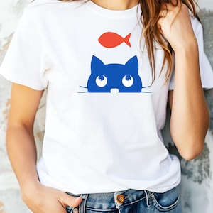 Funny Cute Blue Cat Dreaming of Fishing Minimal Unisex Jersey T-Shirt - Fun Gift for Cat Moms and Fishing Lovers Friends and Family Dreamers