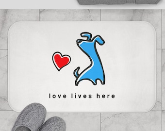 Tapis de bain bleu moderne personnalisé silhouette de chien | Tapis de salle de bain imprimé chien et coeur rouge dessinés à la main, décoration de salle de bain art minimaliste chic