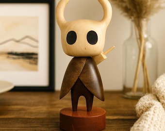 Figura de madera de Hollow Knight / Escultura de madera hecha a mano / Regalo para jugadores / Decoración coleccionable de videojuegos / Adorno de escritorio geek