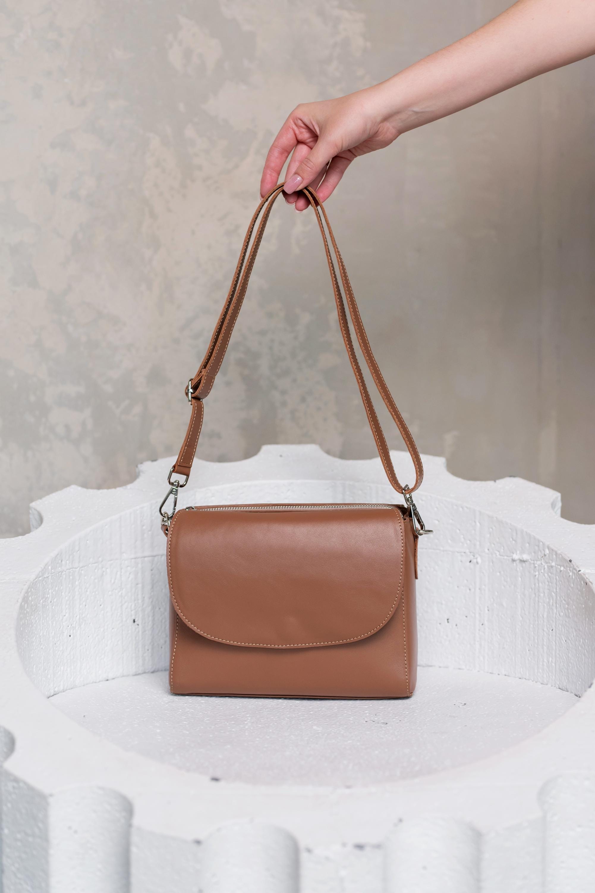Caramel Leather Crossbody Bag – Handmade Shoulder Purse